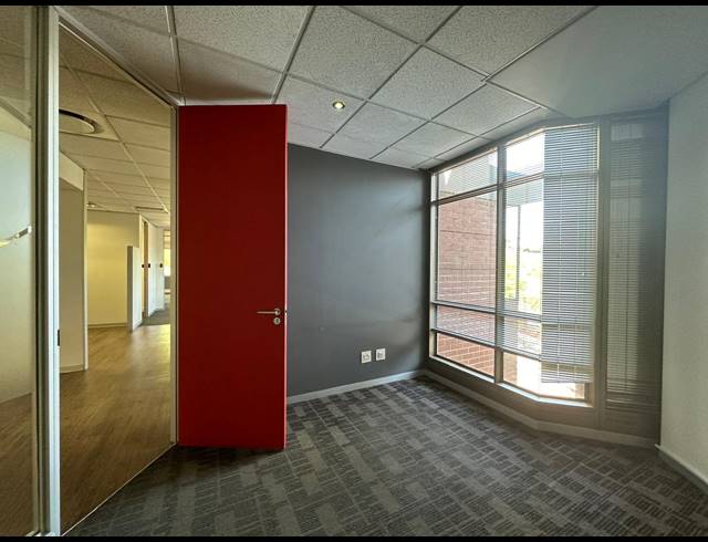 313M² OFFICE TO LET IN WOODMEAD